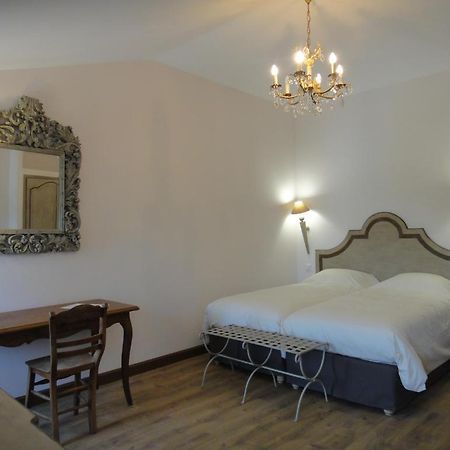 Bed and Breakfast Les Terres de Saint Hilaire à Ollières Chambre photo