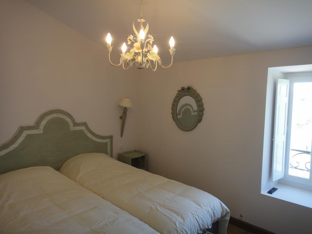 Bed and Breakfast Les Terres de Saint Hilaire à Ollières Chambre photo